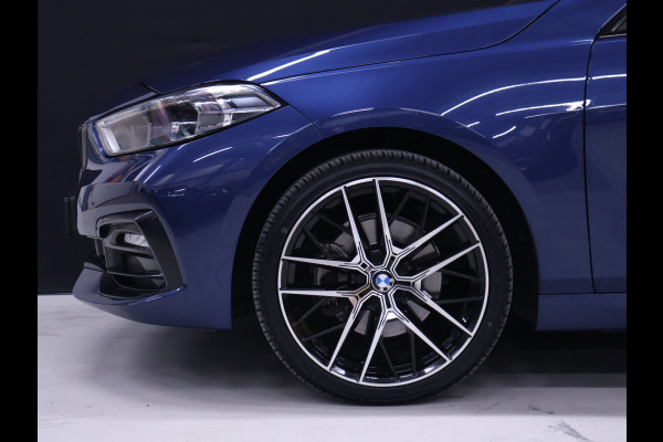 BMW 1-serie 118i M Sport [SCHUIFKANTELDAK, APPLE CARPLAY, ANDROID AUTO, STOELVERWARMING, STUURVERWARMING, ACHTERUITRIJCAMERA, PDC V+A, LED KOPLAMPEN, SPORTSTOELEN, 2-ZONE CLIMATE CONTROL, CRUISE CONTROL, NIEUWSTAAT]