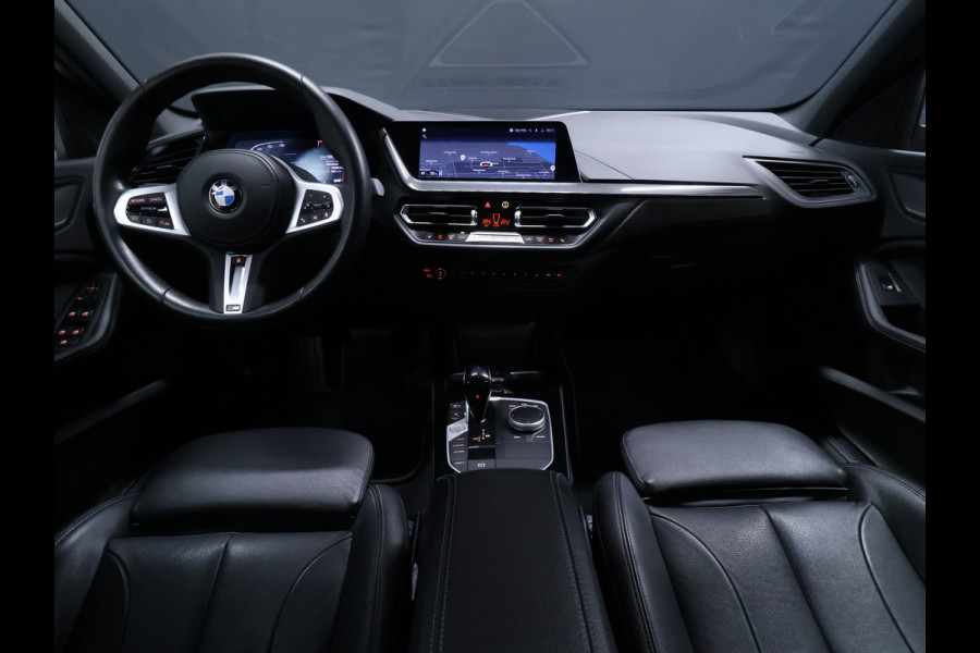 BMW 1-serie 118i M Sport [SCHUIFKANTELDAK, APPLE CARPLAY, ANDROID AUTO, STOELVERWARMING, STUURVERWARMING, ACHTERUITRIJCAMERA, PDC V+A, LED KOPLAMPEN, SPORTSTOELEN, 2-ZONE CLIMATE CONTROL, CRUISE CONTROL, NIEUWSTAAT]