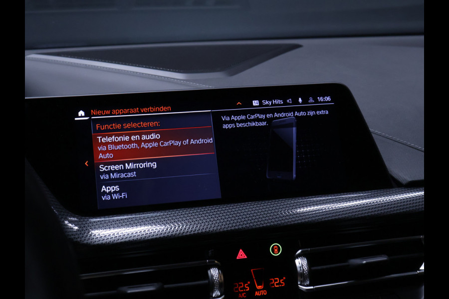 BMW 1-serie 118i M Sport [SCHUIFKANTELDAK, APPLE CARPLAY, ANDROID AUTO, STOELVERWARMING, STUURVERWARMING, ACHTERUITRIJCAMERA, PDC V+A, LED KOPLAMPEN, SPORTSTOELEN, 2-ZONE CLIMATE CONTROL, CRUISE CONTROL, NIEUWSTAAT]
