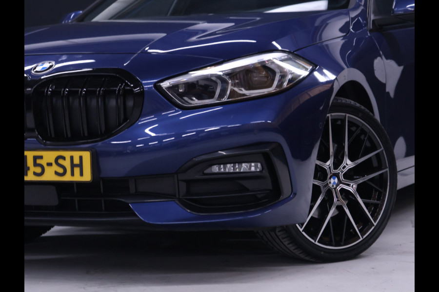 BMW 1-serie 118i M Sport [SCHUIFKANTELDAK, APPLE CARPLAY, ANDROID AUTO, STOELVERWARMING, STUURVERWARMING, ACHTERUITRIJCAMERA, PDC V+A, LED KOPLAMPEN, SPORTSTOELEN, 2-ZONE CLIMATE CONTROL, CRUISE CONTROL, NIEUWSTAAT]