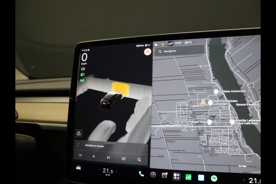 Tesla Model Y RWD 58 kWh [PANORAMADAK, APPLE CARPLAY, ANDROID AUTO, ELEKTRISCHE STOELEN, PDC, CAMERA, STOELVERWARMING, STUURVERWARMING, KEYLESS ENTRY, KEYLESS START, DODEHOEKDETECTIE, CLIMATE CONTROL, NIEUWSTAAT]