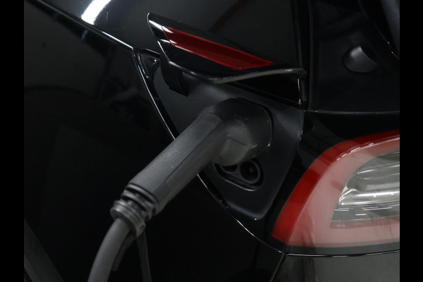 Tesla Model Y RWD 58 kWh [PANORAMADAK, APPLE CARPLAY, ANDROID AUTO, ELEKTRISCHE STOELEN, PDC, CAMERA, STOELVERWARMING, STUURVERWARMING, KEYLESS ENTRY, KEYLESS START, DODEHOEKDETECTIE, CLIMATE CONTROL, NIEUWSTAAT]