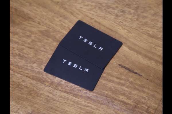 Tesla Model Y RWD 58 kWh [PANORAMADAK, APPLE CARPLAY, ANDROID AUTO, ELEKTRISCHE STOELEN, PDC, CAMERA, STOELVERWARMING, STUURVERWARMING, KEYLESS ENTRY, KEYLESS START, DODEHOEKDETECTIE, CLIMATE CONTROL, NIEUWSTAAT]