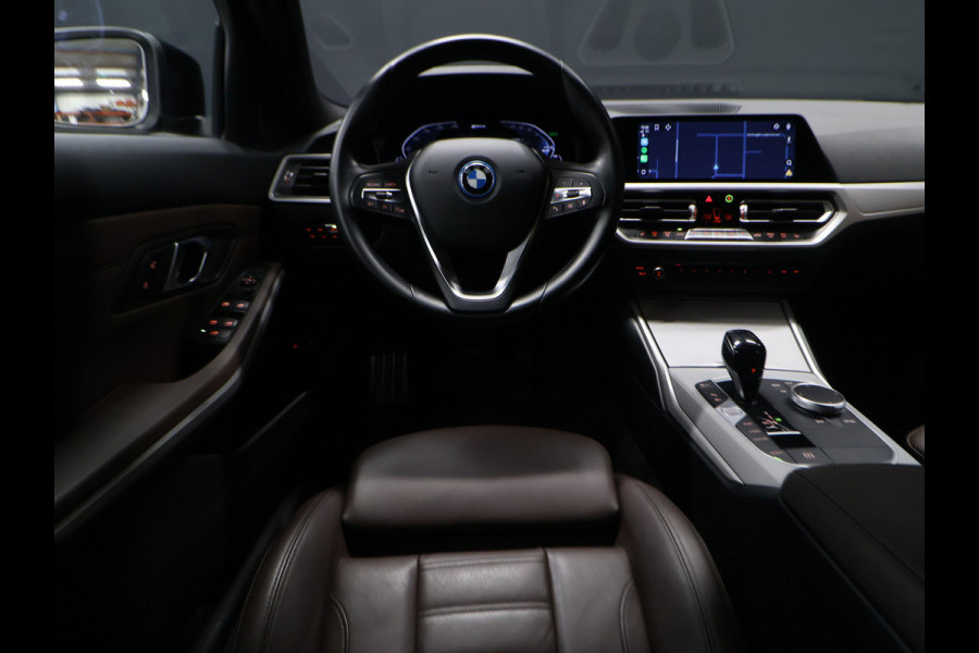 BMW 3 Serie Touring 320e Business Edition Plus [APPLE CARPLAY, ANDROID, TREKHAAK, STOELVERWARMING, CRUISE, ELEKTRISCHE ACHTERKLEP, DIGITAL DASH, NAVIGATIE, NIEUWSTAAT]