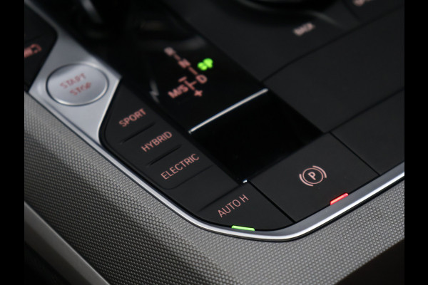 BMW 3 Serie Touring 320e Business Edition Plus [APPLE CARPLAY, ANDROID, TREKHAAK, STOELVERWARMING, CRUISE, ELEKTRISCHE ACHTERKLEP, DIGITAL DASH, NAVIGATIE, NIEUWSTAAT]