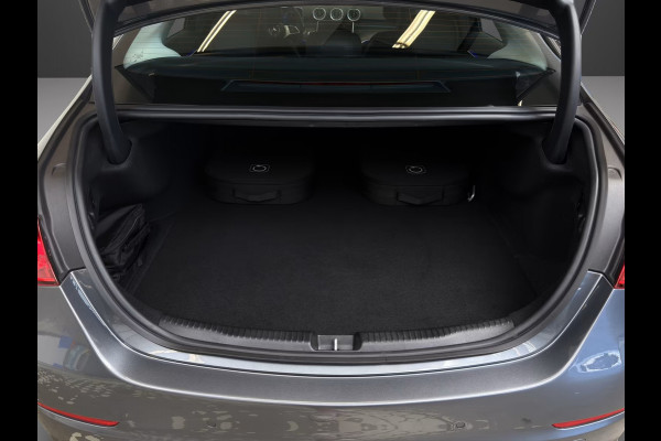 Mercedes-Benz C-Klasse 300e AVANTGARDE ** HIGH-LED, MBUX+, TREKH, CAMERA, MEMORY ** 1e EIG - Ex MB-AG - UNFALLFREI ** ** INFORMEER OOK NAAR ONZE AANTREKKELIJKE FINANCIAL-LEASE TARIEVEN **