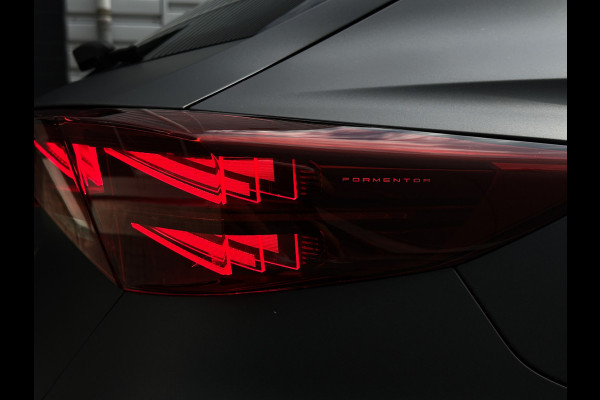 CUPRA Formentor 1.5 TSI e-Hybrid VZ Performance 272PK | Matt Grey | Pano | Memory | ACC | 1e eig | Nieuwstaat