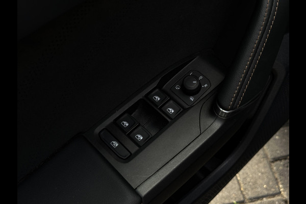 CUPRA Formentor 1.5 TSI e-Hybrid VZ Performance 272PK | Matt Grey | Pano | Memory | ACC | 1e eig | Nieuwstaat