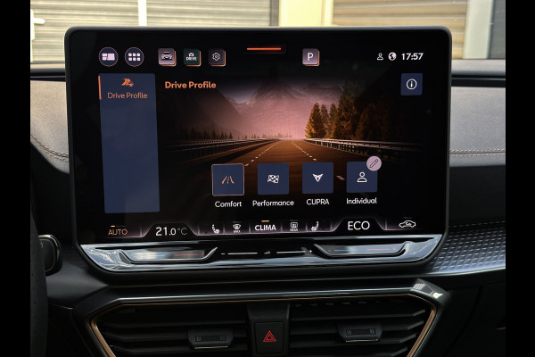 CUPRA Formentor 1.5 TSI e-Hybrid VZ Performance 272PK | Matt Grey | Pano | Memory | ACC | 1e eig | Nieuwstaat