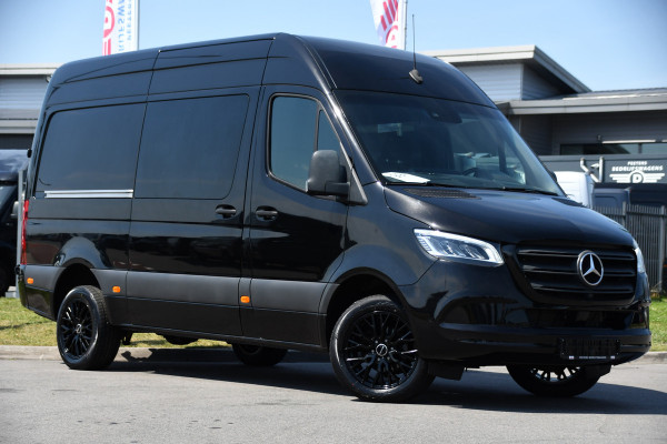 Mercedes-Benz Sprinter 319 V6 3.0 CDI L2H2 DC Black Edition Full Options! 360 Camera, Cruise, Carplay, 10,5'' Mbux, LED, 2 x Geveerde stoel, Stoelverwarming, Sensoren, Uniek!