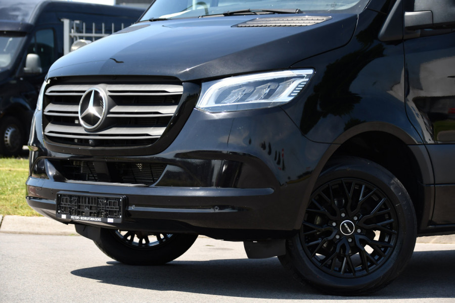 Mercedes-Benz Sprinter 319 V6 3.0 CDI L2H2 DC Black Edition Full Options! 360 Camera, Cruise, Carplay, 10,5'' Mbux, LED, 2 x Geveerde stoel, Stoelverwarming, Sensoren, Uniek!
