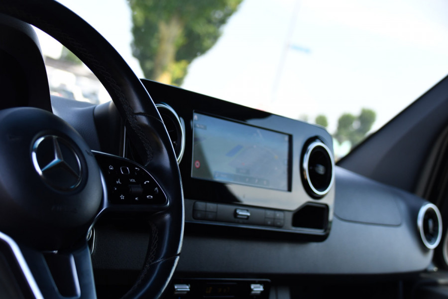 Mercedes-Benz Sprinter 319 V6 3.0 CDI L2H2 DC Black Edition Full Options! 360 Camera, Cruise, Carplay, 10,5'' Mbux, LED, 2 x Geveerde stoel, Stoelverwarming, Sensoren, Uniek!