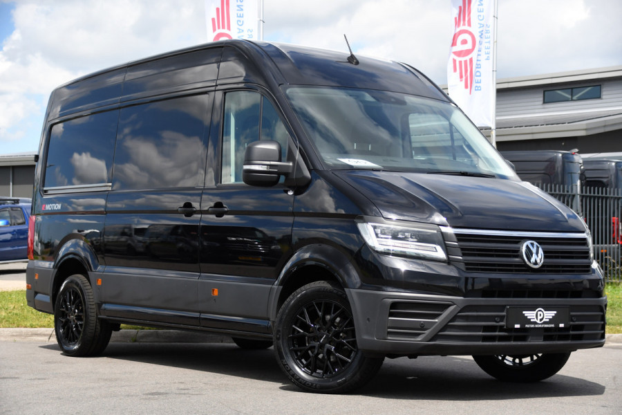 Volkswagen Crafter 35 2.0 TDI L3H3 4Motion Black Edition Full options! Adaptieve Cruise, Camera, Carplay, Stoelverwarming, LED, 4x4, Automaat, 177pk, Clima, Trekhaak, Uniek!