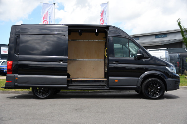 Volkswagen Crafter 35 2.0 TDI L3H3 4Motion Black Edition Full options! Adaptieve Cruise, Camera, Carplay, Stoelverwarming, LED, 4x4, Automaat, 177pk, Clima, Trekhaak, Uniek!