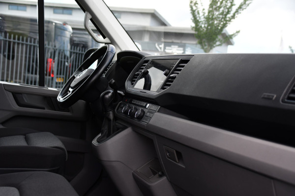 Volkswagen Crafter 35 2.0 TDI L3H3 4Motion Black Edition Full options! Adaptieve Cruise, Camera, Carplay, Stoelverwarming, LED, 4x4, Automaat, 177pk, Clima, Trekhaak, Uniek!