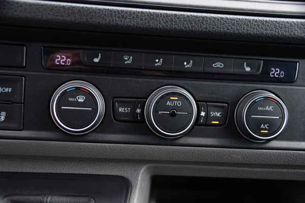 Volkswagen Crafter 35 2.0 TDI L3H3 4Motion Black Edition Full options! Adaptieve Cruise, Camera, Carplay, Stoelverwarming, LED, 4x4, Automaat, 177pk, Clima, Trekhaak, Uniek!