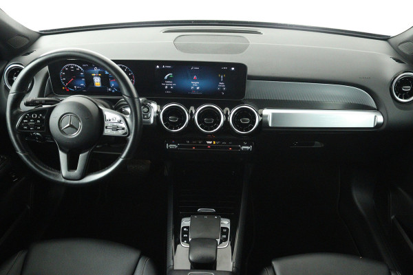 Mercedes-Benz Glb 200 Advantage (CAMERA, CRUISE. TREKHAAK, LED, STUURBEDIENING, WIDESCREEN)