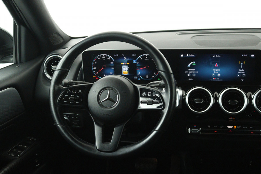 Mercedes-Benz Glb 200 Advantage (CAMERA, CRUISE. TREKHAAK, LED, STUURBEDIENING, WIDESCREEN)