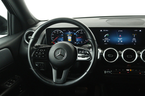 Mercedes-Benz Glb 200 Advantage (CAMERA, CRUISE. TREKHAAK, LED, STUURBEDIENING, WIDESCREEN)