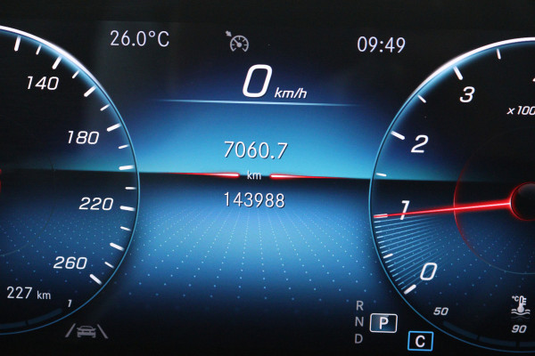 Mercedes-Benz Glb 200 Advantage (CAMERA, CRUISE. TREKHAAK, LED, STUURBEDIENING, WIDESCREEN)