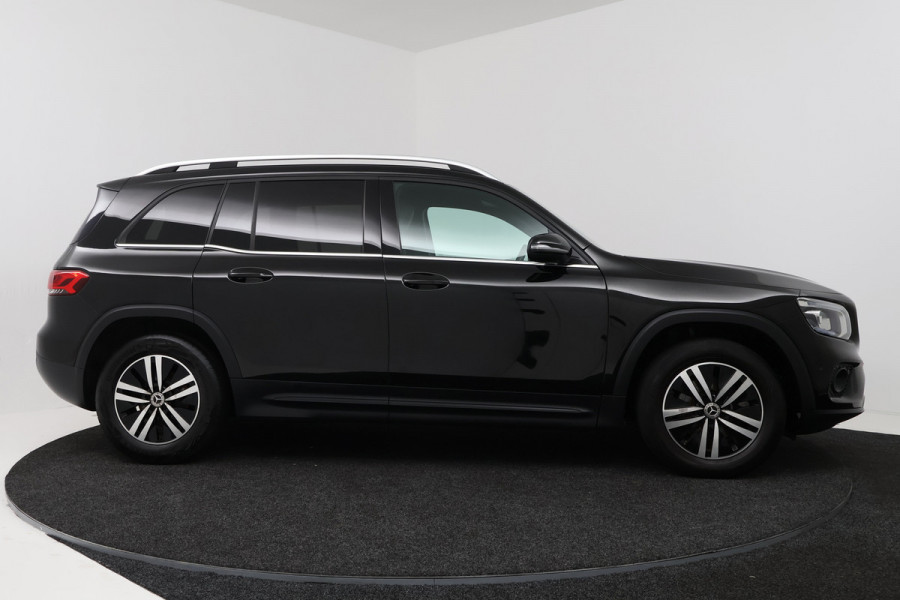 Mercedes-Benz Glb 200 Advantage (CAMERA, CRUISE. TREKHAAK, LED, STUURBEDIENING, WIDESCREEN)