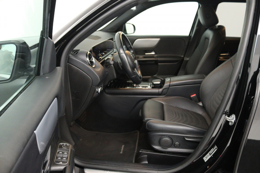 Mercedes-Benz Glb 200 Advantage (CAMERA, CRUISE. TREKHAAK, LED, STUURBEDIENING, WIDESCREEN)