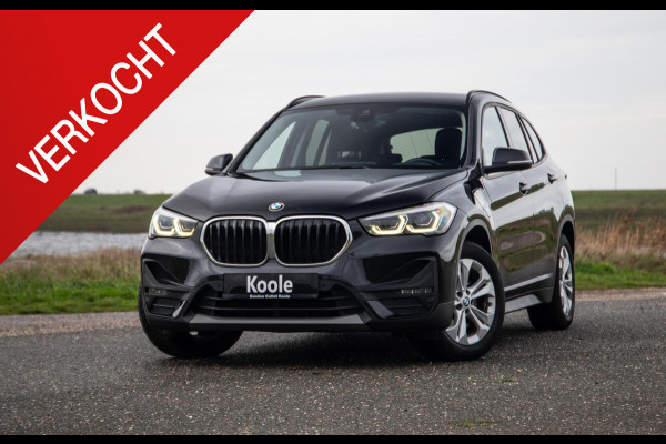 BMW X1 xDrive25e Executive X CAMERA / CARPLAY / HEAD UP DISPLAY / LEDER / LED / CRUISE CONTROLE / STOELVERWARMING