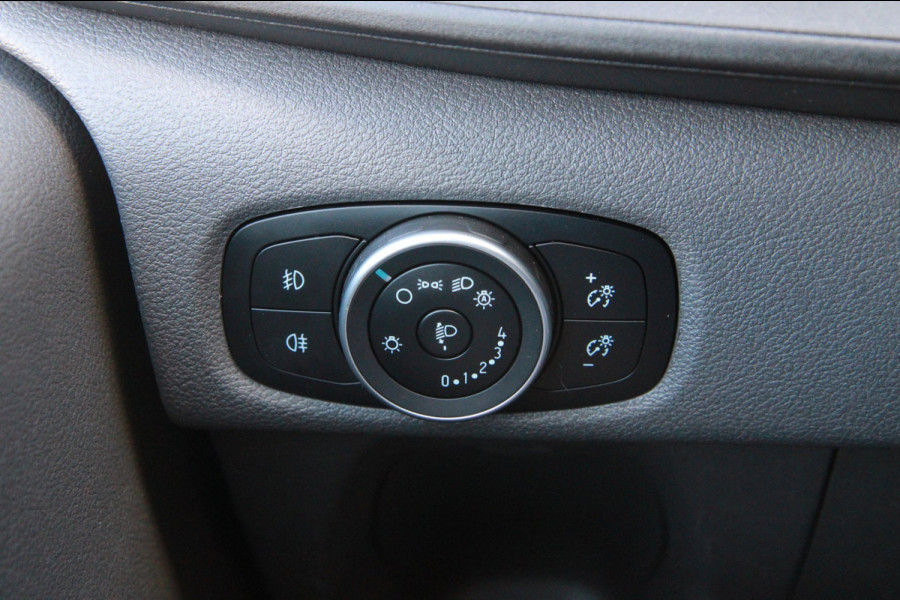 Ford Transit Custom 320 2.0 TDCI 130PK AUT L2H1 Platinum Edition DC / 5 pers / Trekhaak