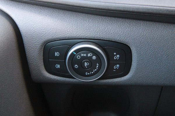 Ford Transit Custom 320 2.0 TDCI 130PK AUT L2H1 Platinum Edition DC / 5 pers / Trekhaak