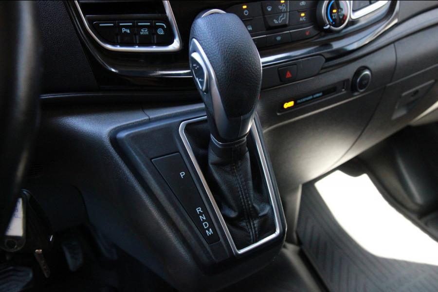 Ford Transit Custom 320 2.0 TDCI 130PK AUT L2H1 Platinum Edition DC / 5 pers / Trekhaak
