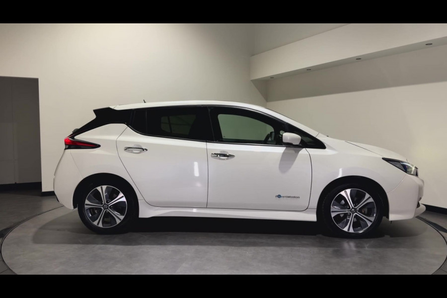 Nissan Leaf Visia 40 kWh | Keyless | Cruise Control Adaptief | Verwarmde stoelen |