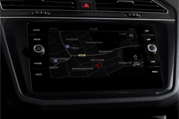 Volkswagen Tiguan 2.0 TSI 4Motion Highline Business R 180 PK | R-Line | Elek. Trekhaak | Adapt. Cruise | Stoel-+Bankverw. | PDC | Camera | NAV + App. Connect | ECC | Elek. Klep | LM 19" |