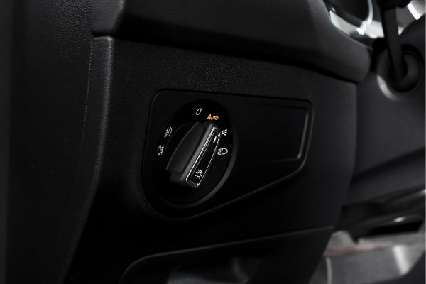 Volkswagen Tiguan 2.0 TSI 4Motion Highline Business R 180 PK | R-Line | Elek. Trekhaak | Adapt. Cruise | Stoel-+Bankverw. | PDC | Camera | NAV + App. Connect | ECC | Elek. Klep | LM 19" |