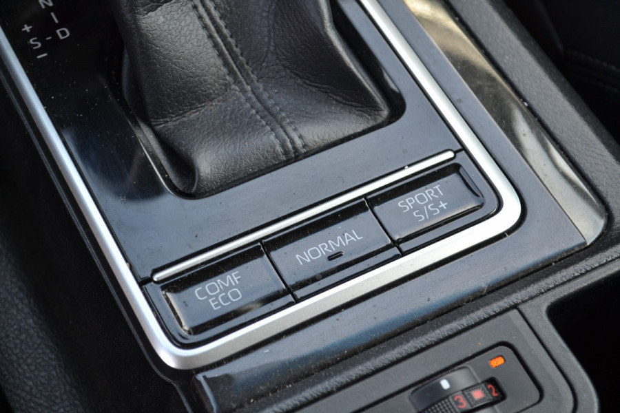 Toyota Land Cruiser 150 2.8 D-4D Black Edition 7 Pers 204PK Alle opties Incl BTW