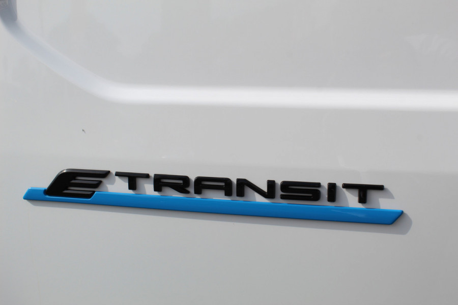 Ford E-Transit Courier Trend 44 kWh 100kW/136pk Winterpack, Camera, Cruise Control, Sync 4 13", Carplay/Android