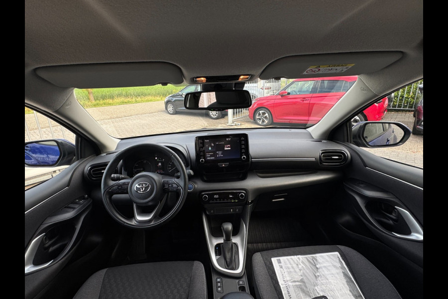 Toyota Yaris 1.5 Hybrid Active LED / CAMERA / CARPLAY / LMV / STOELVERWARMING / STUURVERWARMING