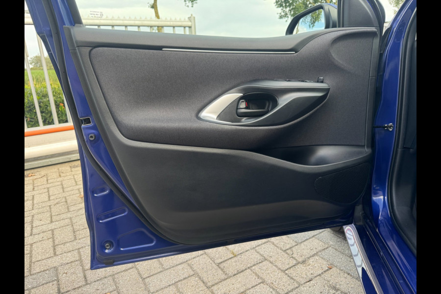 Toyota Yaris 1.5 Hybrid Active LED / CAMERA / CARPLAY / LMV / STOELVERWARMING / STUURVERWARMING
