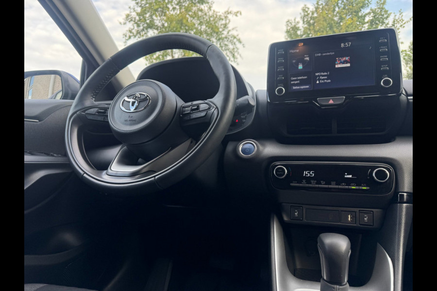 Toyota Yaris 1.5 Hybrid Active LED / CAMERA / CARPLAY / LMV / STOELVERWARMING / STUURVERWARMING