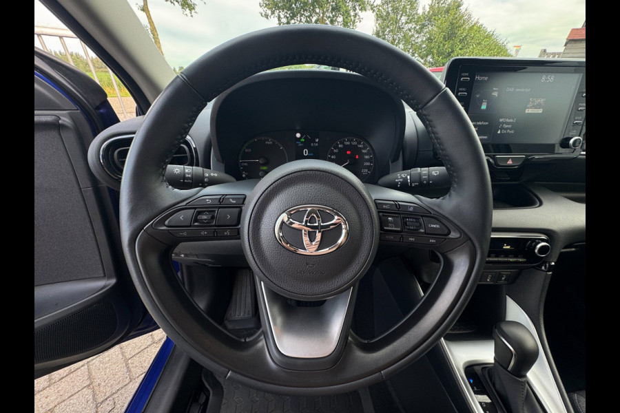 Toyota Yaris 1.5 Hybrid Active LED / CAMERA / CARPLAY / LMV / STOELVERWARMING / STUURVERWARMING