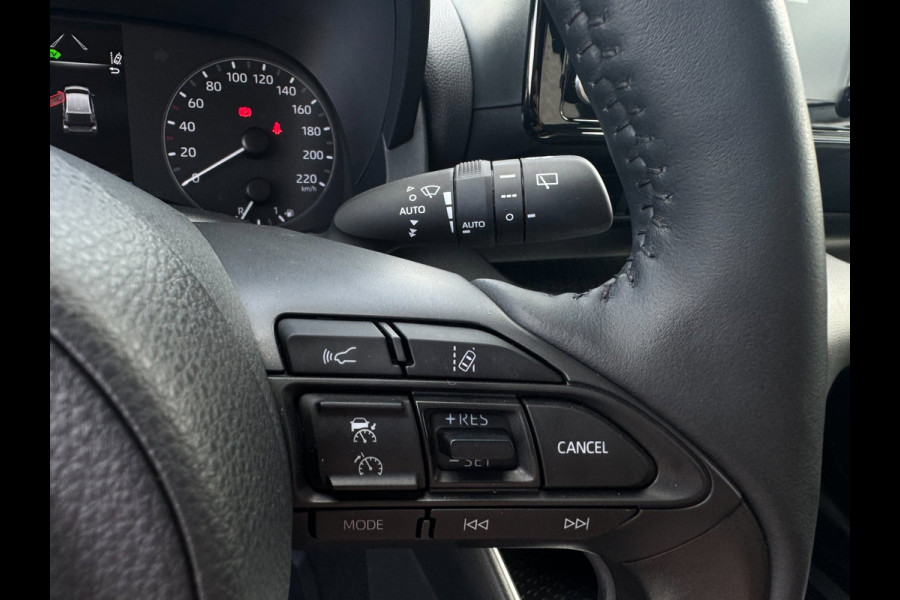 Toyota Yaris 1.5 Hybrid Active LED / CAMERA / CARPLAY / LMV / STOELVERWARMING / STUURVERWARMING