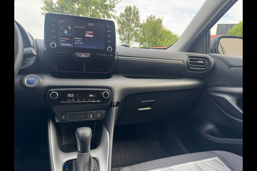 Toyota Yaris 1.5 Hybrid Active LED / CAMERA / CARPLAY / LMV / STOELVERWARMING / STUURVERWARMING