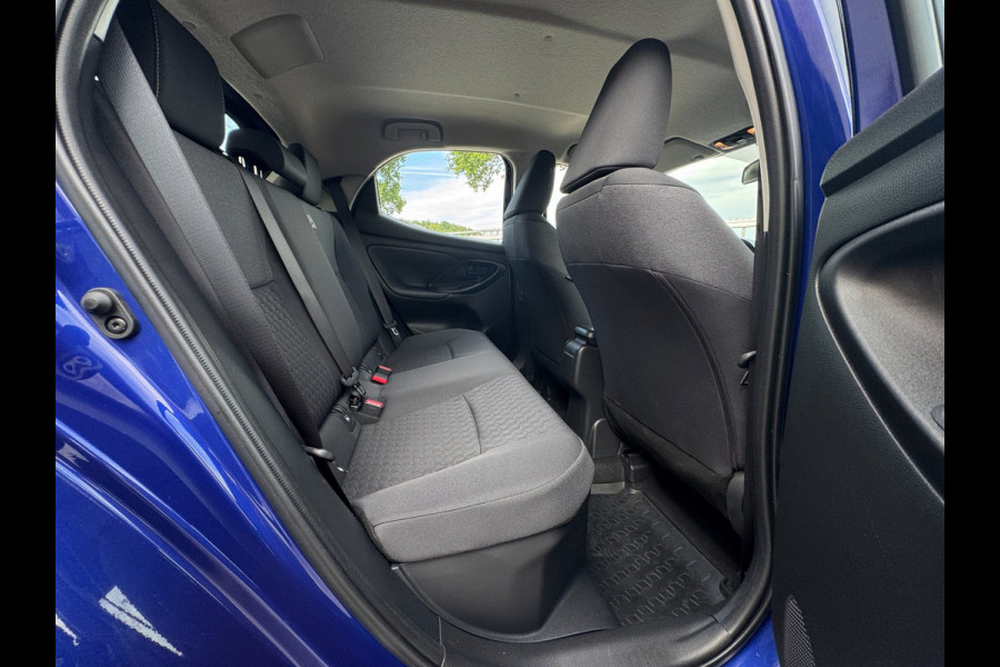 Toyota Yaris 1.5 Hybrid Active LED / CAMERA / CARPLAY / LMV / STOELVERWARMING / STUURVERWARMING
