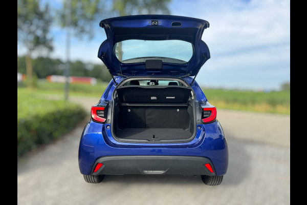 Toyota Yaris 1.5 Hybrid Active LED / CAMERA / CARPLAY / LMV / STOELVERWARMING / STUURVERWARMING