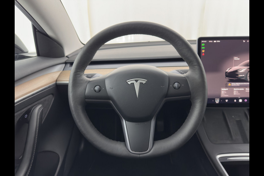 Tesla Model 3 Standard RWD Plus 60 kWh [3-Fase-11kW] {SoH-90%} (INCL-BTW) Aut. *PANO | AUTOPILOT | LEATHER | KEYLESS | FULL-LED | MEMORY-PACK | TOPVIEW | DAB | CARPLAY | DIGI-COCKPIT | LANE-ASSIST | HEATED- COMFORTSEATS | 19"ALU*
