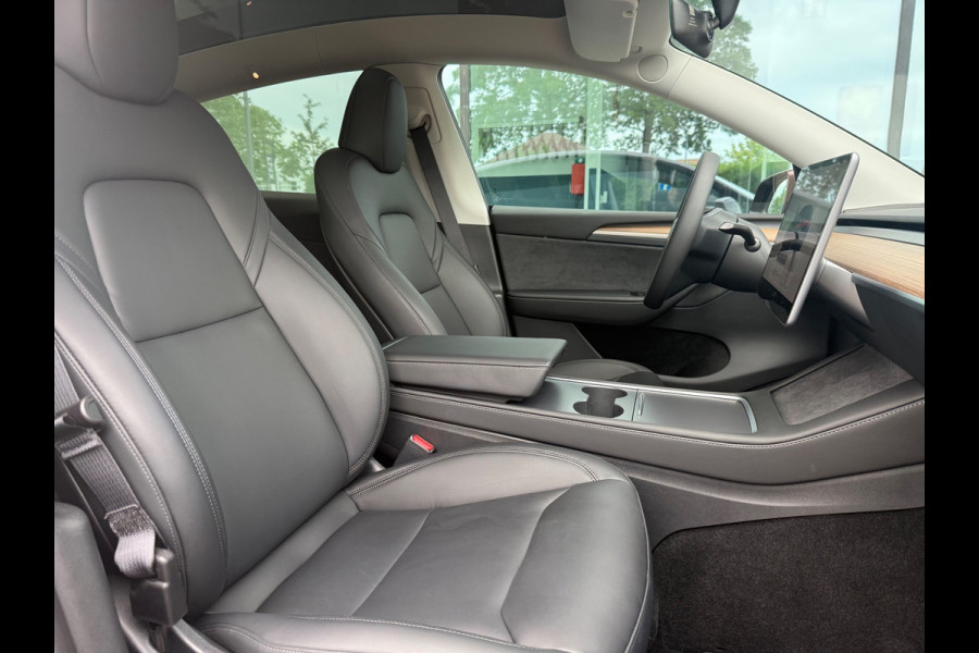 Tesla Model Y Long Range AWD 75 kWh - Automaat - Leder - Trekhaak - Org.NL