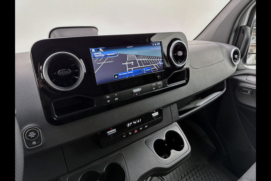 Mercedes-Benz Sprinter 319 1.9 CDI L2 Pro Navigatie Parkeerpakket Trekhaak Betimmering BPM vrij Stoelverwarming
