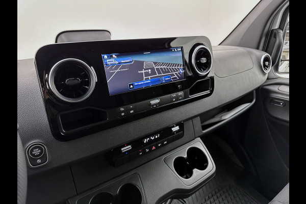 Mercedes-Benz Sprinter 319 1.9 CDI L2 Pro Navigatie Parkeerpakket Trekhaak Betimmering BPM vrij Stoelverwarming