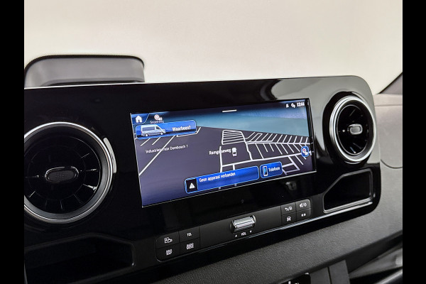 Mercedes-Benz Sprinter 319 1.9 CDI L2 Pro Navigatie Parkeerpakket Trekhaak Betimmering BPM vrij Stoelverwarming