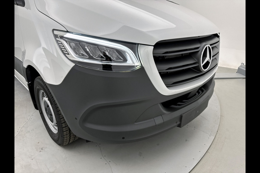 Mercedes-Benz Sprinter 319 1.9 CDI L2 Pro Navigatie Parkeerpakket Trekhaak Betimmering BPM vrij Stoelverwarming