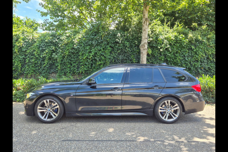 BMW 3 Serie Touring 320i M Sport B48 6WB Apple CarPlay Trekhaak Shadowline GR Navi Touch Angle 320i Corporate Lease High Executive